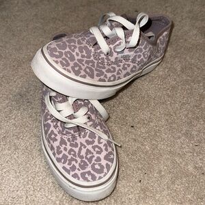 Like new cheetah van sneakers